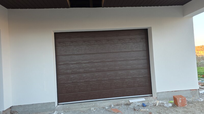 Usi de garaj sectionale Transilvania (Cluj, Alba, Sibiu, SM, Oradea etc.)